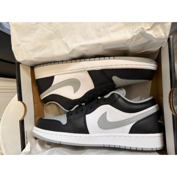 Nike Men\'s Air Jordan 1 Low Lace-up Sneakers Light Smoke Grey Size 8.5 NWOT main image 5
